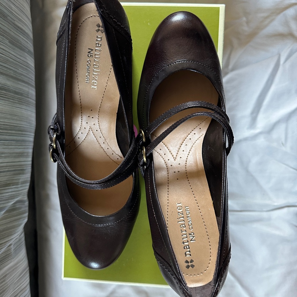 Naturalizer Women's Brown Mary Jane Shoes - 8 NIB
